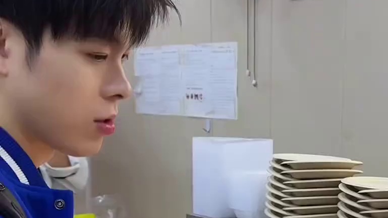 200元把子肉小炒菜自助 库存清空客人都没得吃了#把子肉#自助餐 #妈呀太香了#大口吃肉 #猪头肉