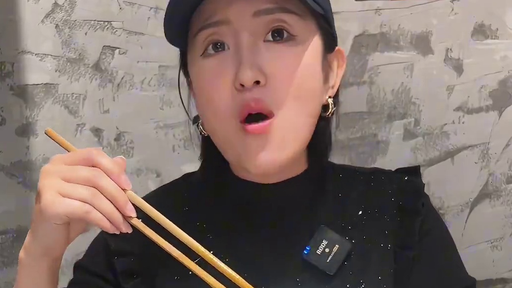 让我们祝这位美丽的润妇生日快乐！ 今儿整个泡椒木姜子味儿的鲜货～#重庆美食 #省饭