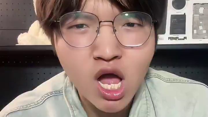 真我居然找三星独家定制了一块万元屏幕，这可能是今年旗舰唯一一家用三星顶级屏幕的机器了？#真我gt7p