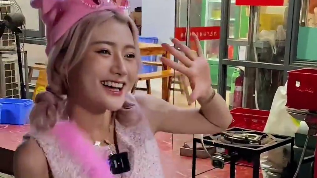 万万没想到， 阿姨的螺蛳粉竟然吸引来千万博主来打卡！ #螺蛳粉 #孙姐螺蛳粉