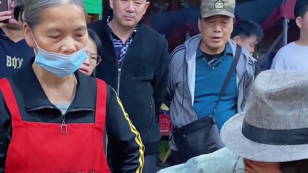 八戒5秒一碗，狂赚5000块~#螺蛳粉