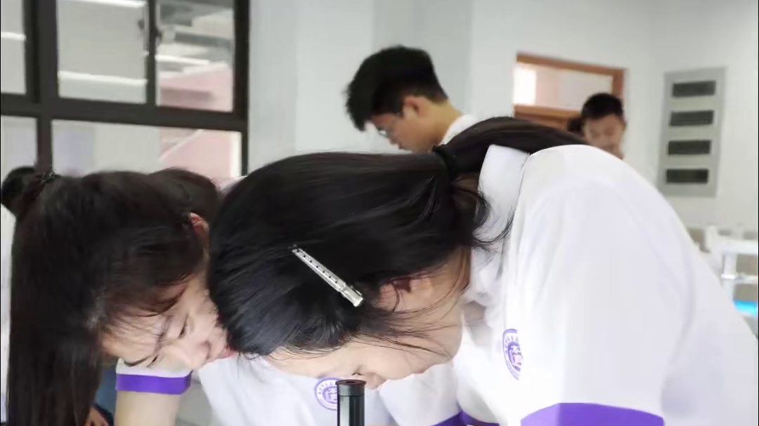 好喜欢这个音乐的生命力，我们的故事还在继续！ #南安本真高级中学 #记录校园生活 #故事还在继续