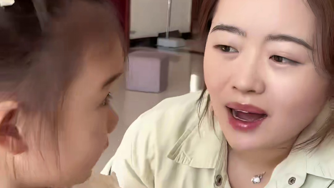 2岁四川宝宝学四川话，两句话出口逗的爸妈哭笑不得！#人小鬼大的小丫头 #萌娃养成记