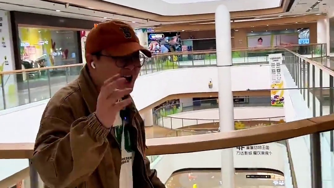 武侯万达感觉都要垮了吧，商场里面人都没有，但是这家粤港美食，中午都是坐满了的人，还得是味道和品质都不