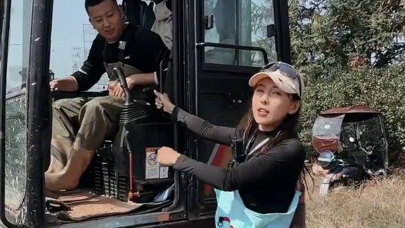 和小飞哥花21000包下的鱼塘，只能靠塘底的王八羔子回本了 #户外抓鱼