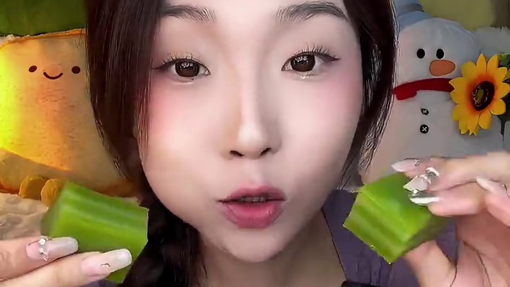 又来吃这个斑斓糕啦！真的很喜欢这种糯唧唧的！好吃不甜腻！开袋即食！#斑斓糕 #软糯香甜 #妈呀太香了