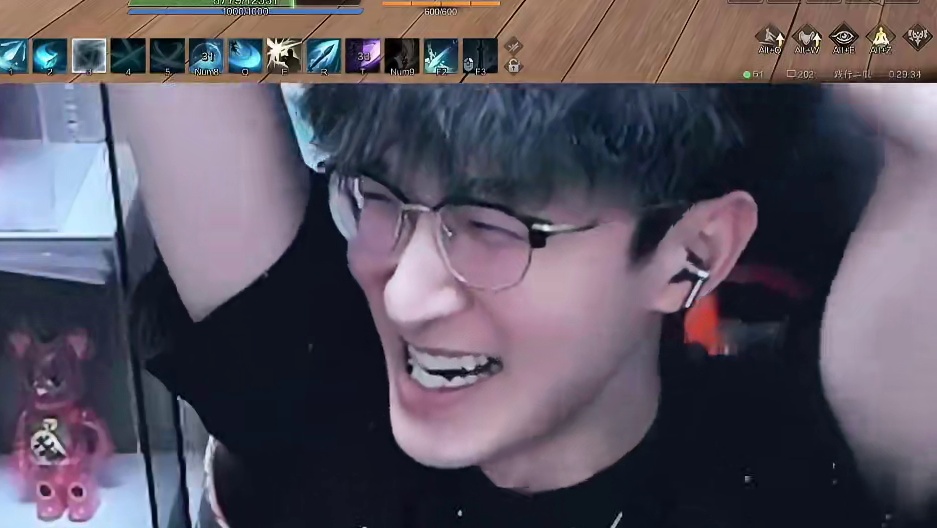 太抽象了 #我浮夸真的要强 #诛仙世界