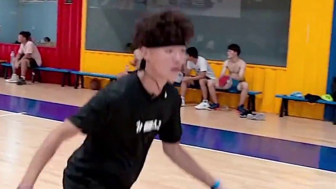 盘点街球圈的五大招牌必杀技，你觉得谁的招牌动作最强？#热爱篮球的男孩 #篮球需要沉淀 #街球人物