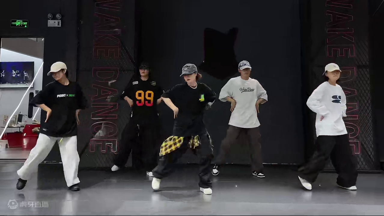 又是帅气男团舞 #lovemoneyfame #seventeen  #翻跳