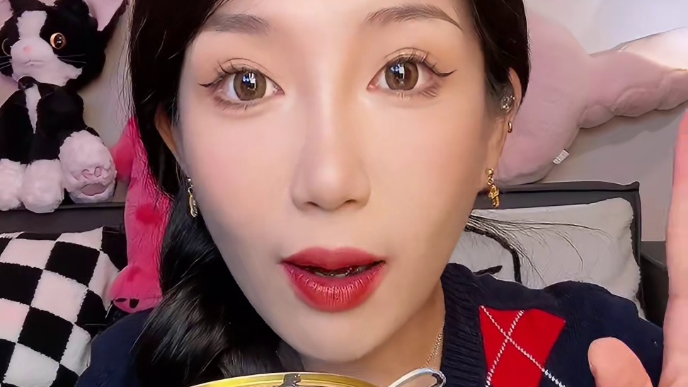 一碗只有146大卡 梦中情糊啊 不甜哦～微微微微甜很好喝的！特别细腻 配料嘎嘎干净！ #港式黑芝麻糊