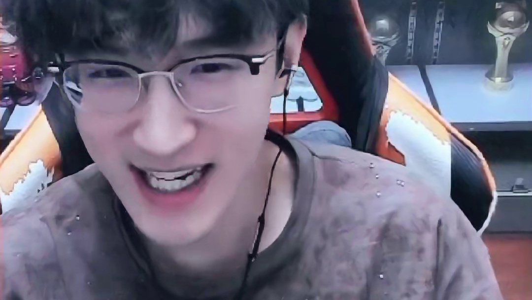 逆子和诛仙哪个好玩？蔡哥一句话破案！ #逆水寒手游  #逆水寒全民制作人 #我浮夸真的要强 #诛仙世