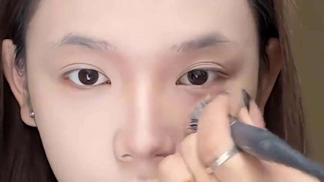 万圣节妆容｜中式苗疆女巫给西方万圣节一点震撼 #新手化妆教程#烟熏妆#万圣节#一花一个新世界#gir