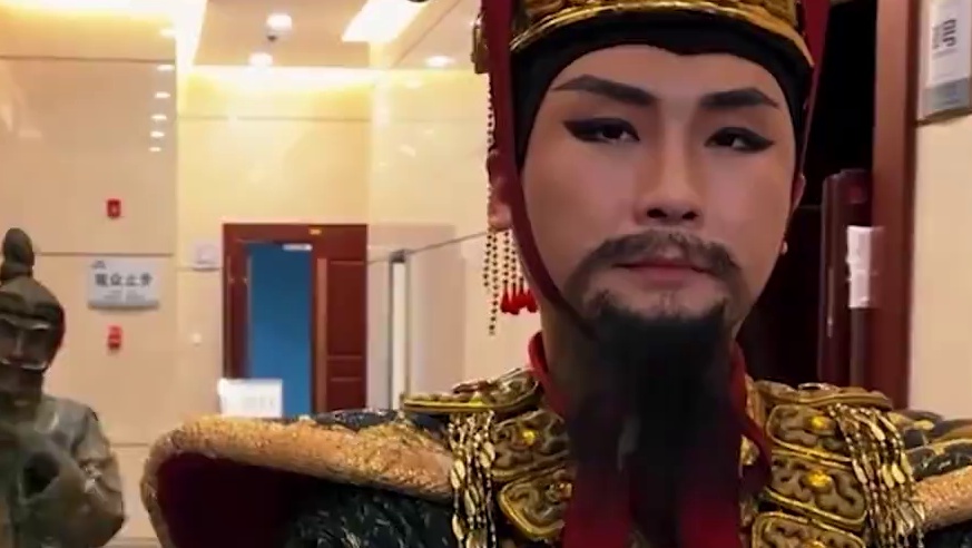 是熬夜熬的我看见兵马俑复活了吗#兵马俑#秦俑情#抽象#搞笑