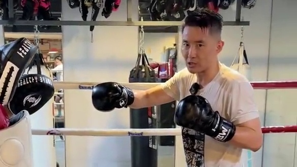 顺拐技术，非常规同手同脚组合 #泰拳 #踢拳 #格斗装备 #日常训练 #格斗技术