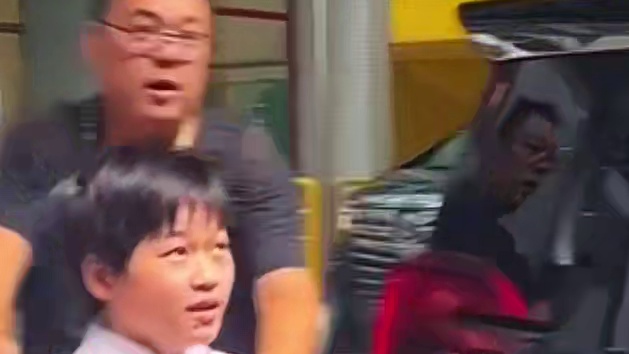 东哥不在，小枣挖坑给婵宝跳，直接递上麦克风