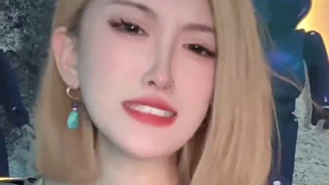 几千的显卡都买了，搞个显卡支架很难吗？？ 实在不行筷子也可以啊？？？？#显卡 #电脑  #diy电脑