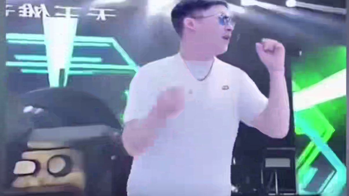 马哥只是休养而已 谁给我吊起来啦？#朝廷大司马