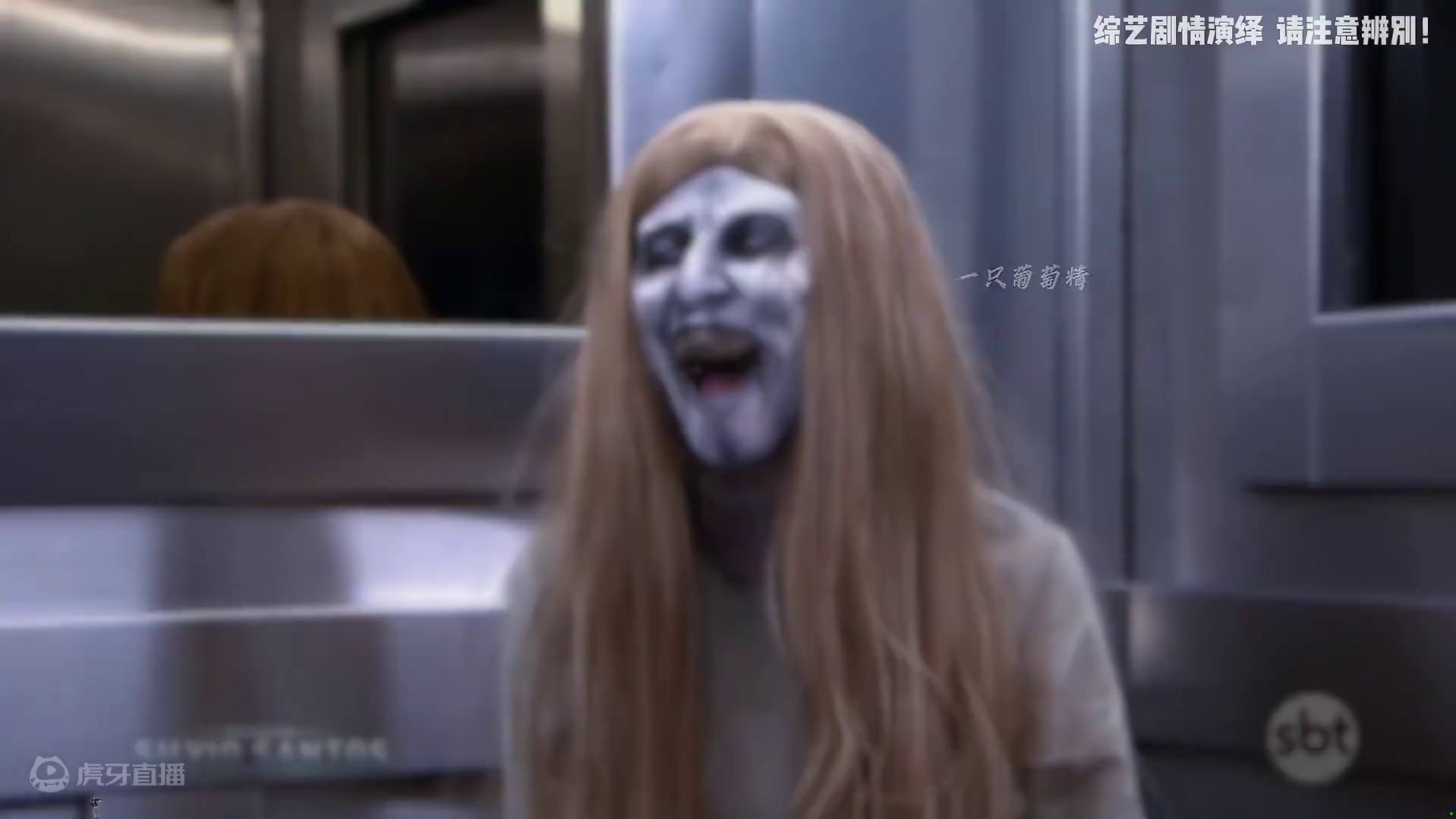 老外整蛊到底有多不当人？这要是有心脏病的话...展开 #老外真会玩 #搞笑 #综艺解说 #用电脑刷抖