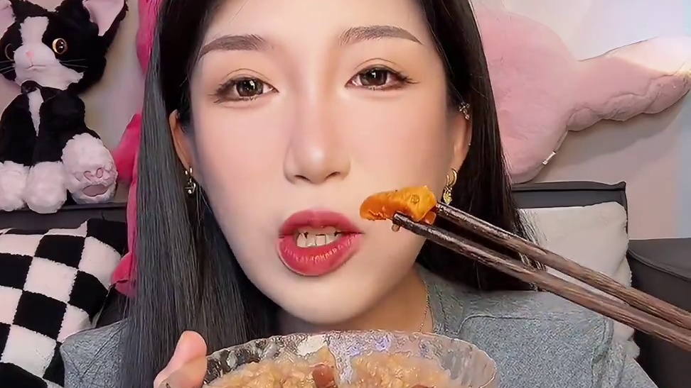 3瓶更合适哦！香辣味和麻辣味 个人感觉差不多 麻辣味就是麻一点点 下饭神器 配啥都好吃萝卜干费饭哈哈