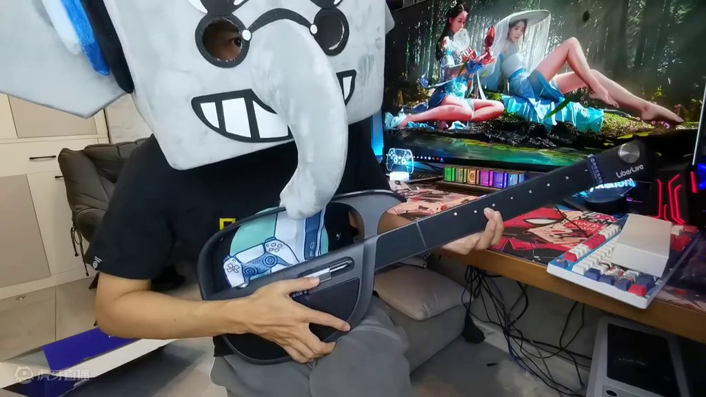 游戏主播：年前人不要太不务正业。大象：务正业的那叫年轻人嘛？#大象玩游戏 #liberlive无弦吉