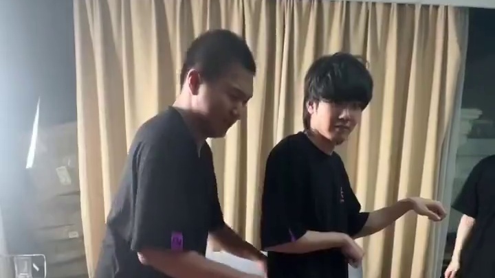 RA队员们的表情包模仿大集合来也，谁是最强戏精?#决胜巅峰全球电竞 #决胜巅峰世界总决赛