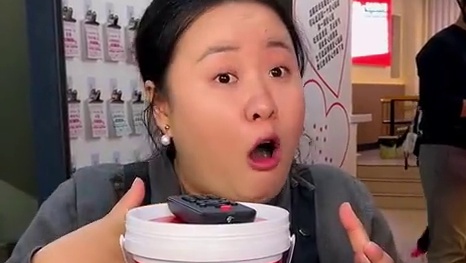 天！帅哥吃米线像龙卷风一样2斤才吃了1分钟，居然没吃饱还点了外卖！#美食 #米线 #火锅米线