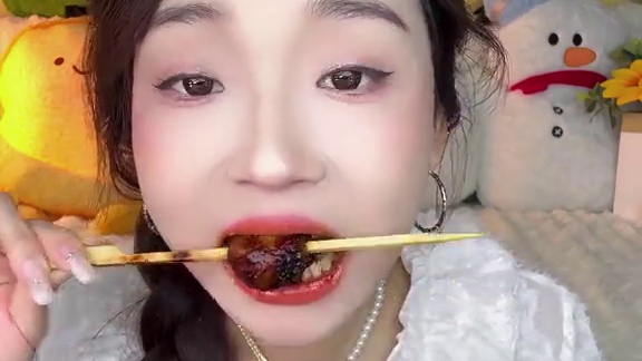 辣辣辣姐妹们！但是好吃的！太卷啦这个价格！爽滑q弹！香喷喷的好吃！#南昌拌粉 #速食美食 #谁懂这一