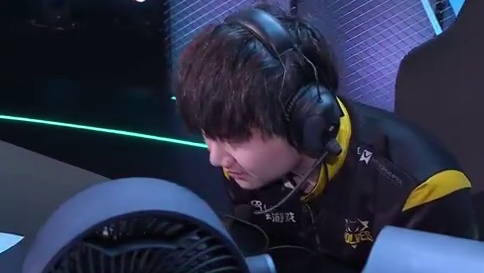 【2024S联赛秋季赛常规赛】第五周第三日第三场2V竞速赛
RSG vs 狼队
第七局：极速空港 s