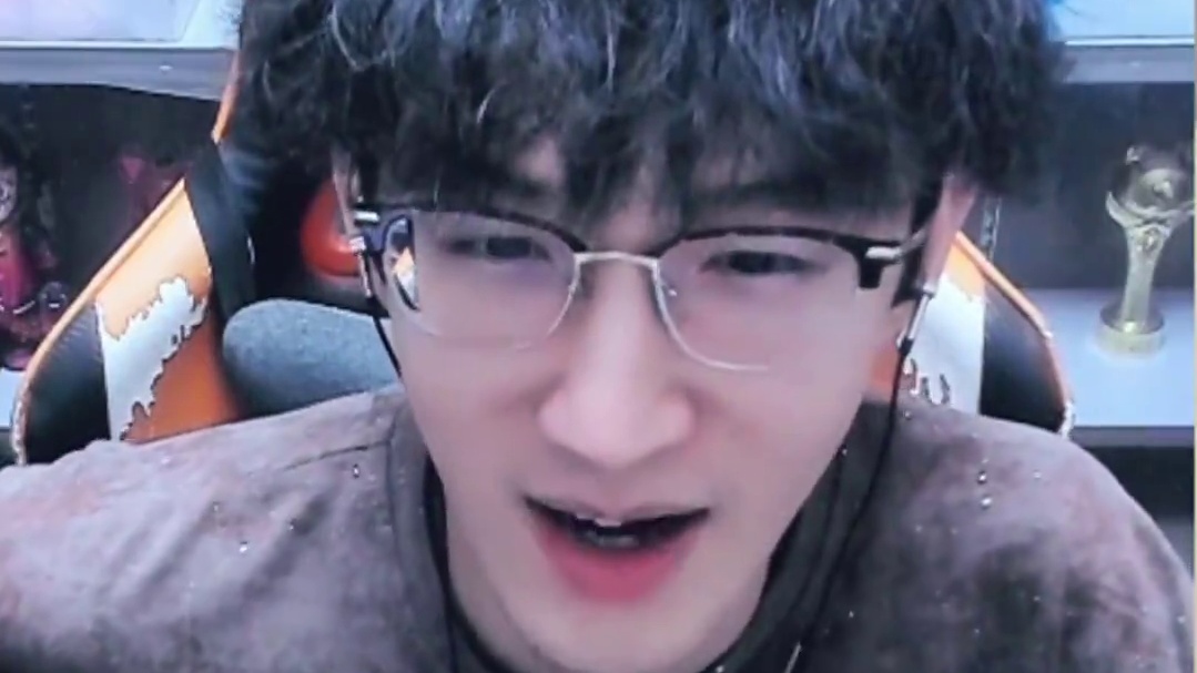 啊？不是！这对吗！！？！ #我浮夸真的要强 #开局五个亿 #恋爱游戏