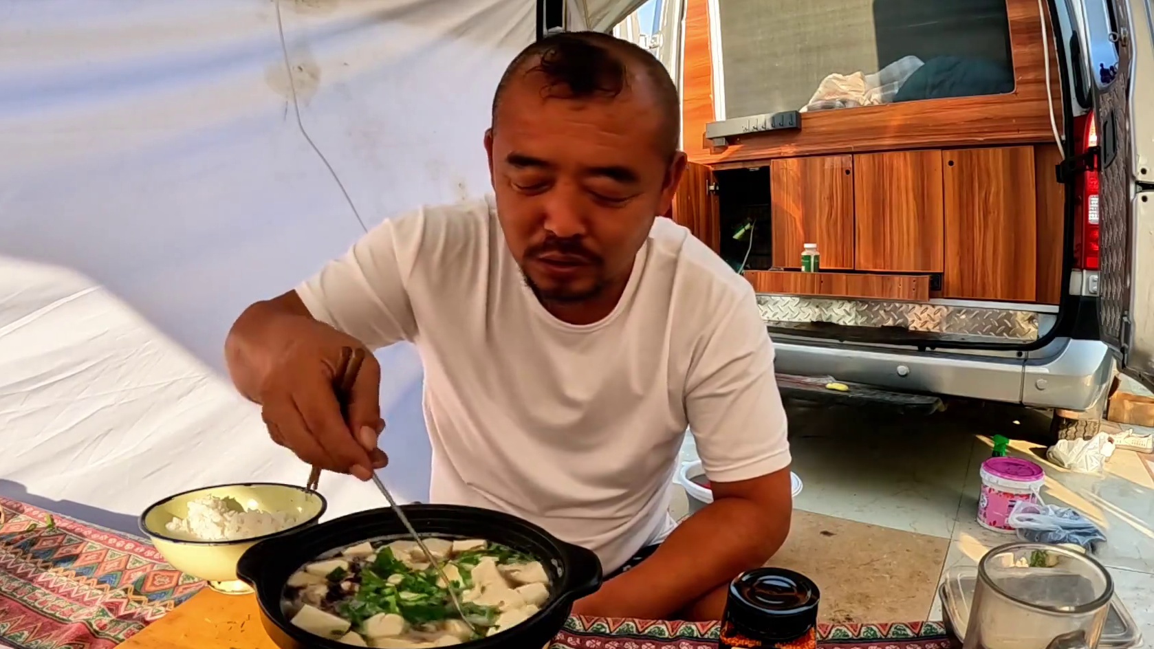 沙饭桶真能吃，一天啥也不干，早餐就干了这么多#户外露营