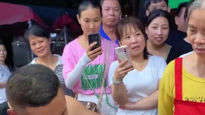 甘肃选手要挑战1分钟吃完拿走5000块奖金~#螺蛳粉