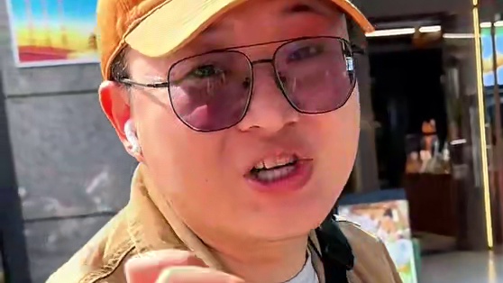 幸福有很多种，吃上爱达乐蛋糕是一种，把秋天装进肚子里，我先吃为敬了#爱达乐 #把秋天装进肚子里 #爱