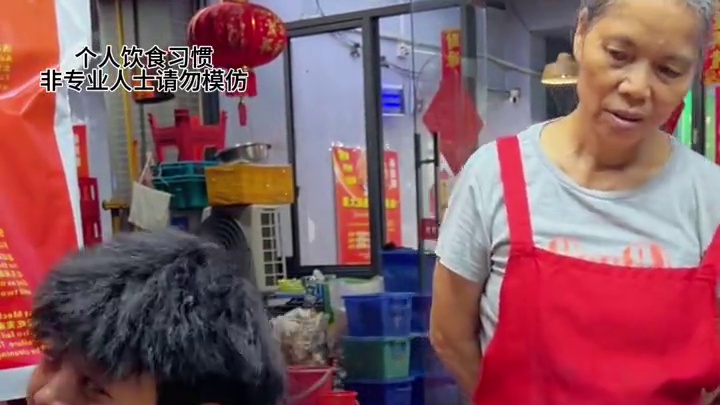 湖南帅哥来”砸场“了！扬言要一分钟吃完拿走5000奖金~！#螺蛳粉