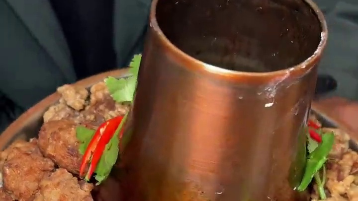 这个冬天怎么能少的了这么一大锅什锦铜火锅呢！！#天儿冷吃点啥 #万物皆可涮火锅 #