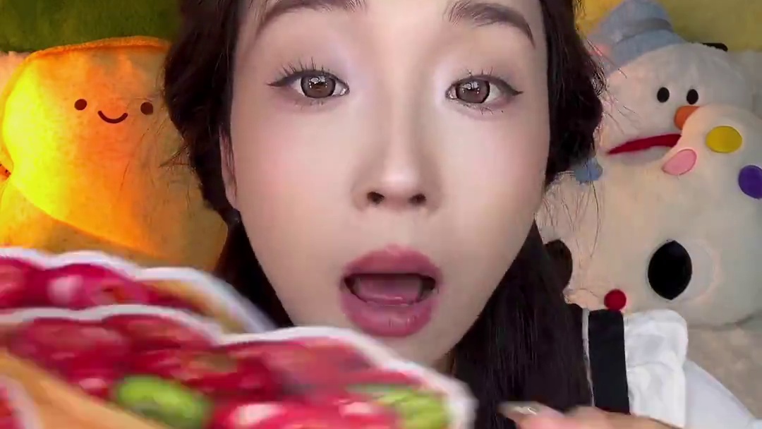 咱们平时真的可以多吃点蔓越莓干！酸酸甜甜的！配酸奶做个酸奶碗日常当个小零食都可以！配料很干净哦！原切