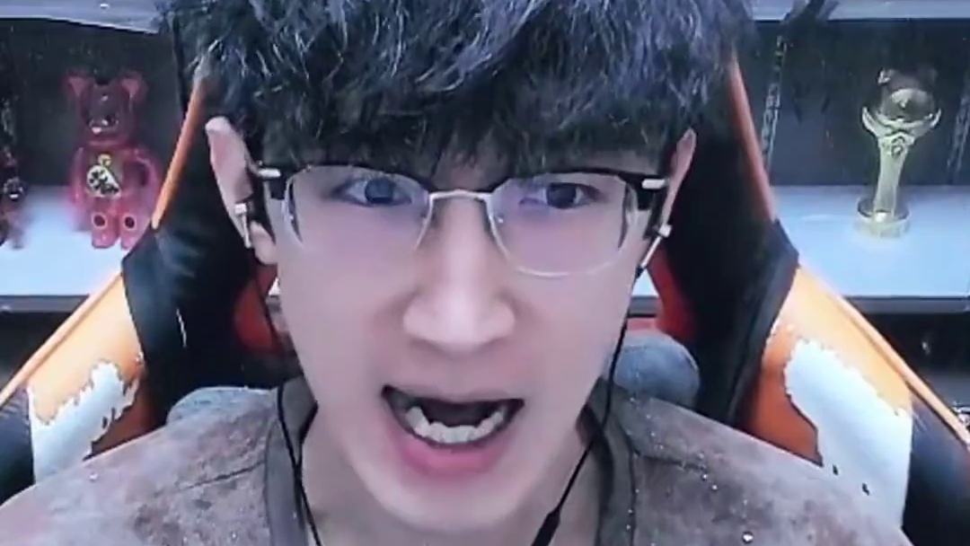 啊？蔡哥又变老二了？ #逆水寒手游 #我浮夸真的要强 #逆水寒全民制作人