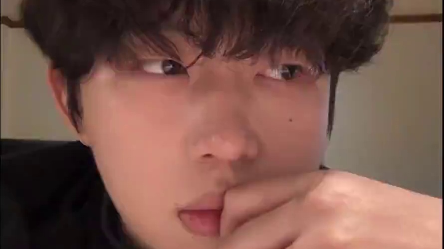 为了让朋友吃瓜使出了浑身解数。 #聊天记录 #搞笑 #蛋仔派对#蛋仔派对龙与剑之诗#蛋仔重度依赖