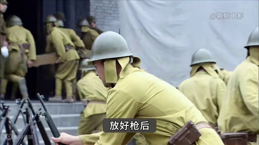 为防止疫情蔓延，英勇将士奋不顾身，摧毁敌方物资《出生入死》2/3 #影视解说 #铭记历史 #致敬英雄