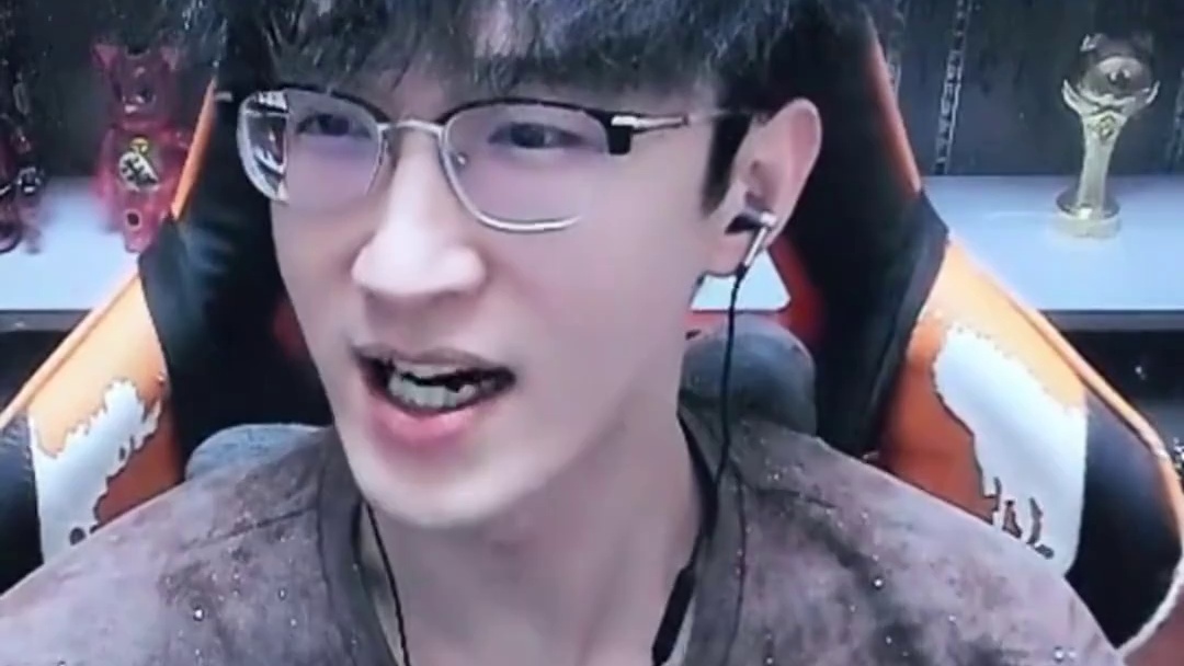 强就转！蔡哥秒伤直接长2万！ 