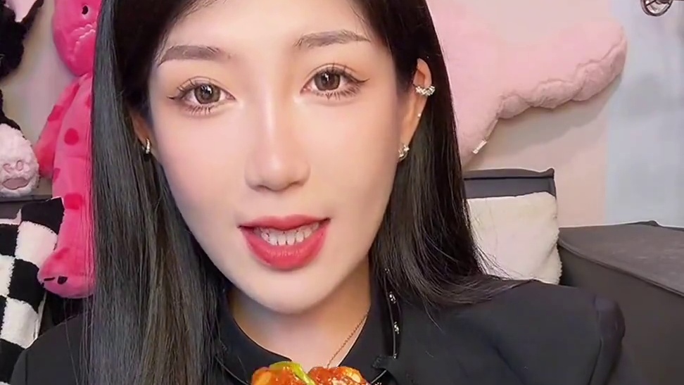 6包粉➕6包料哦 特别好吃 能吃辣的直接拍爆辣魔鬼辣 嗷嗷好吃！加点自己喜欢的配菜 绝绝子 #新疆爆