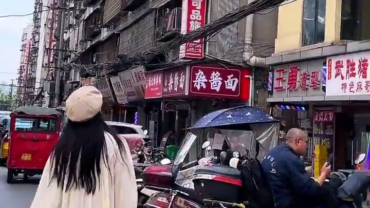 终于在南充吃到了南充凉粉锅盔！ 不过夹肉的锅盔更好吃一些……#美食vlog