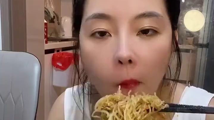 #爱就是一起吃好多好多顿饭 #这一口简直香迷糊了 #妈呀太香了 #美食 #谁懂这一口拌饭的美味