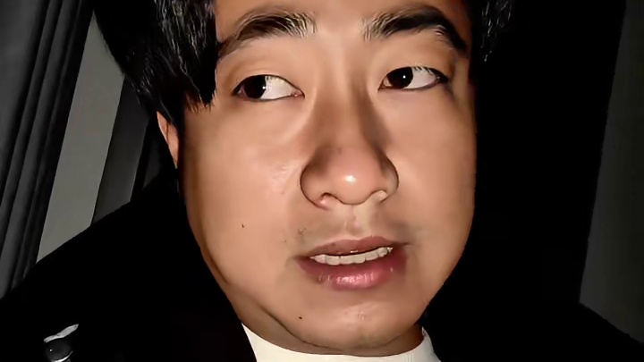 民间鬼故事 这件事情怎么解释，看到一个透明的小男孩压着自己就打自己的头。民间鬼故事， #民间怪谈 #