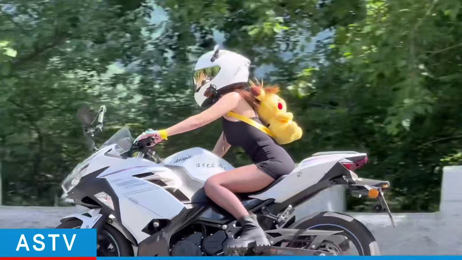 安丝快讯之伍月 #安四路追焦摄影 #范崎路追焦摄影 #安四快讯 #安四集团董事长MOTO林 #伍月不