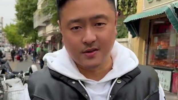 这份工作并不是她的初衷，却默默耕耘了十几年，她的档口是周边百姓的食堂。#探访百位有结果的普通创业者 