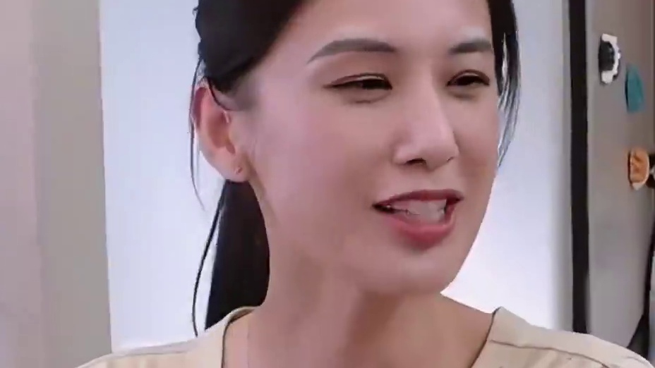 感觉其实黄圣依一直想点的就是麦琳吧 只是对方一直get不到意思。#黄圣依 #黄圣依怒怼麦琳 #娱乐评