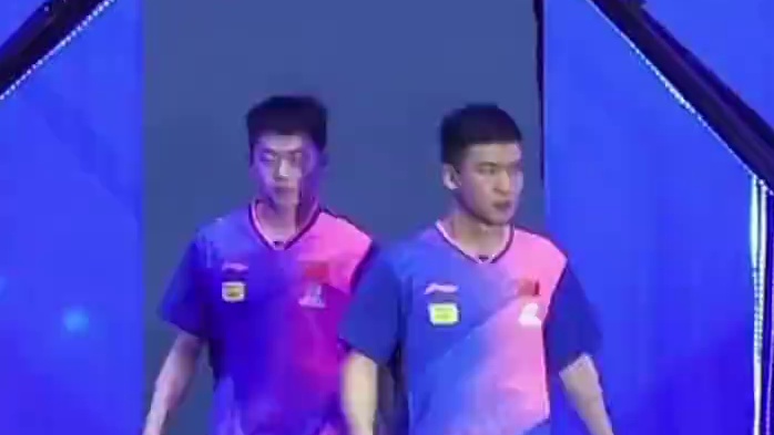 恭喜向鹏袁励岑夺马斯喀特站男双冠军，周启豪薛飞获男双亚军！ 你们的成功是你不懈努力的结果，祝贺你成为