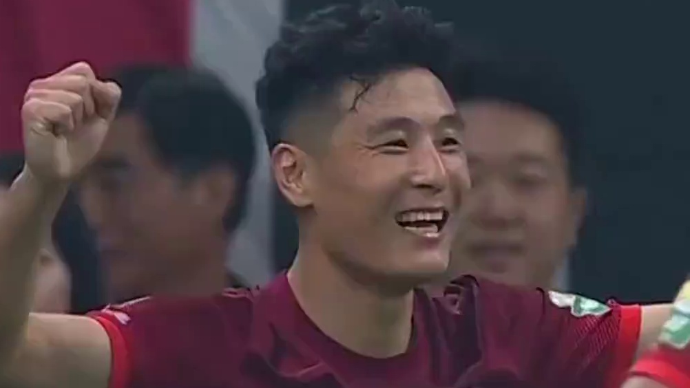 武磊再不济，也是国内一哥，国内其他人就是比不过武磊，没得黑