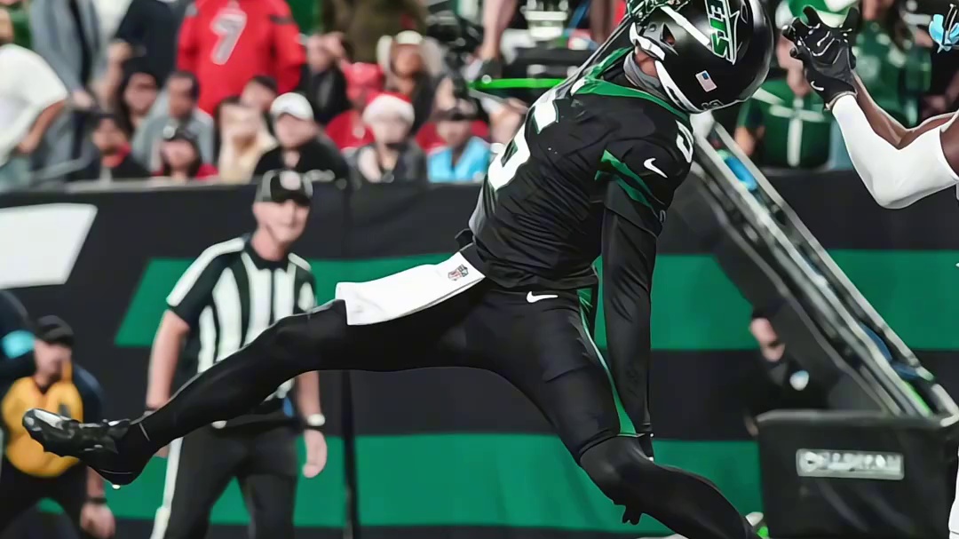 橄榄球赛场惊现乔丹logo！ Garrett Wilson将锁定NFL年度最佳接球！#美式橄榄球 #