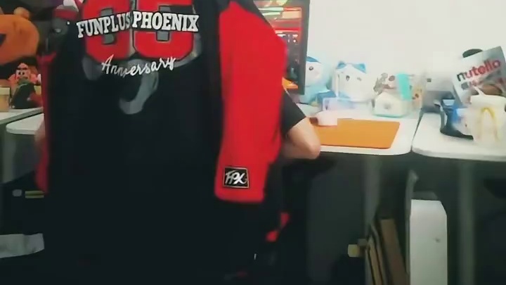 魔力三打一，传说中的“TYL式残局” #无畏契约 #射击游戏 #瓦赛来了 #这波操作很秀 #无畏契约